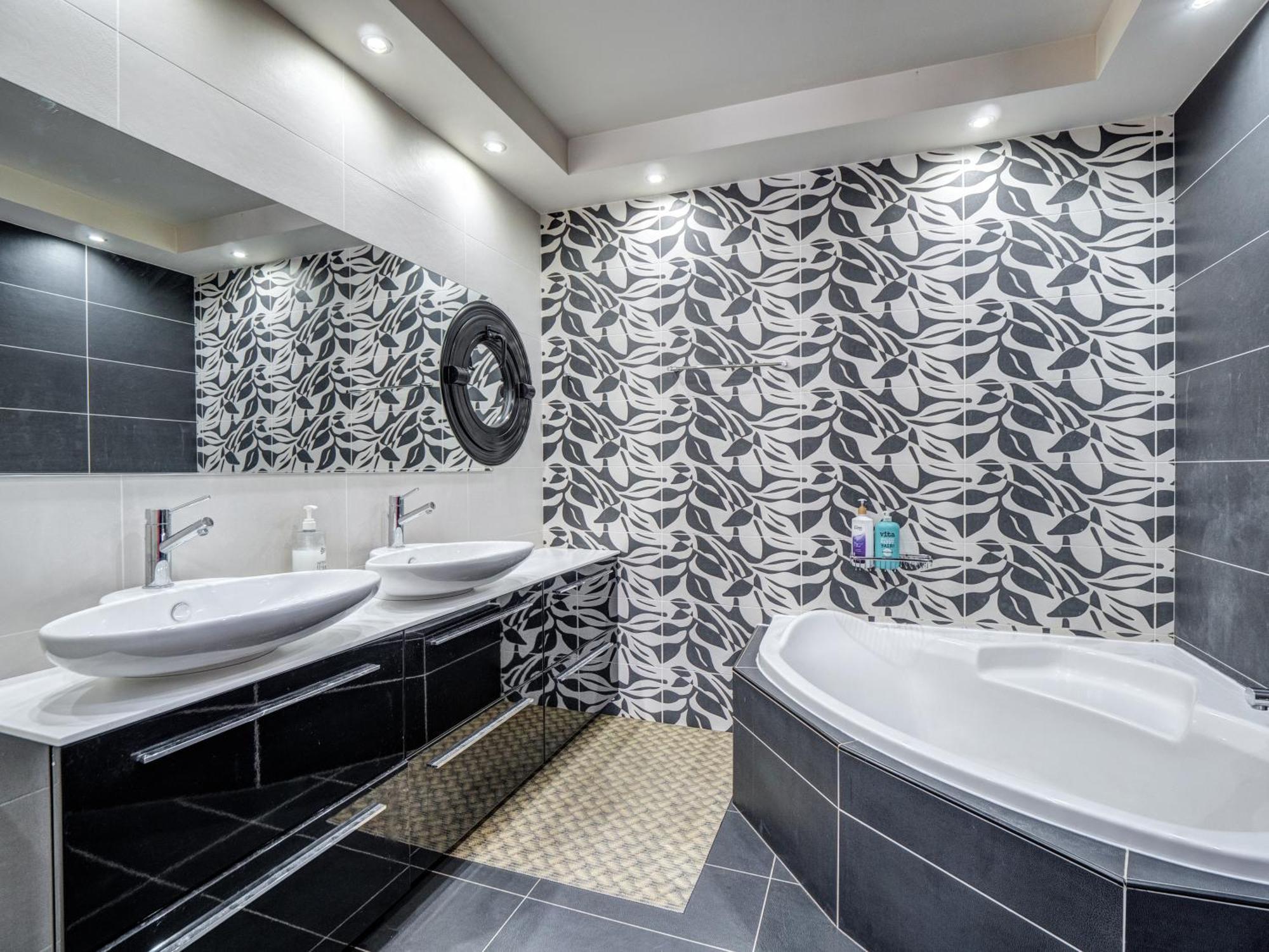 Luxury View Apartment 10Min From Athens Airport Koropíon Dış mekan fotoğraf
